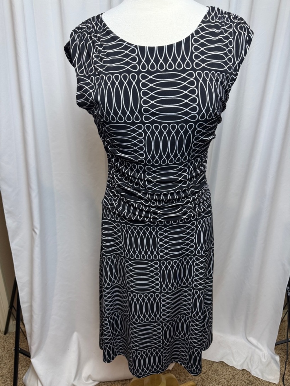 Enfocus Studio Black and White Patterned Women’s Sleeveless Dress, Size 10